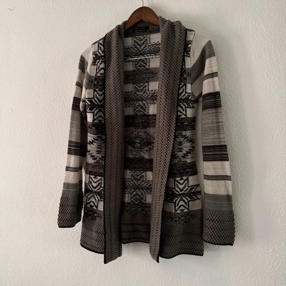 BCBG MaxZaria Aztec Chunky Knit Western Long Sweater Open Front Size Small - Picture 2 of 9